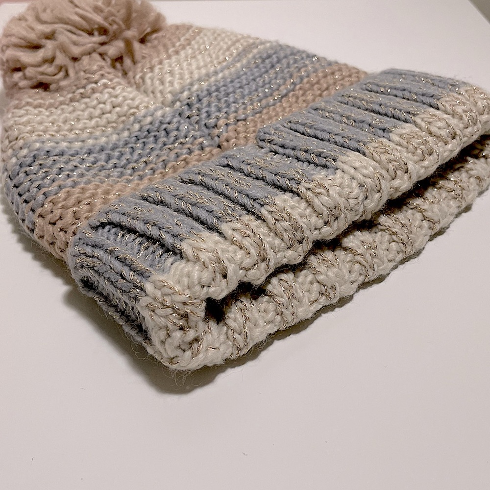 Perri Pom Beanie | NWT - Picture 6 of 9